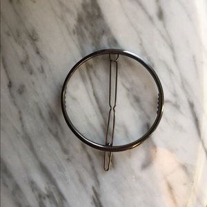 $ 4 ADD ON!! Urban Outfitters Circle Hair Clip